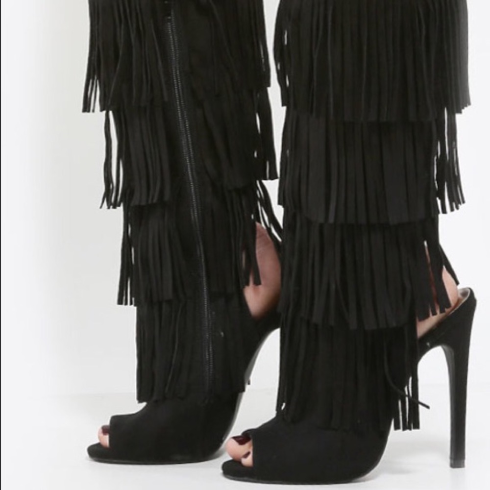 🆕 fringe booties